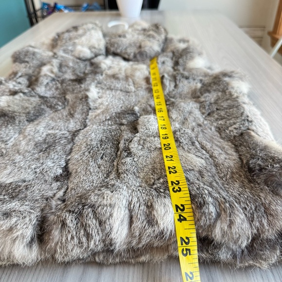 LIKE NEW! Saks Fifth Ave Genuine Rabbit Fur Vest M - Picture 10 of 10